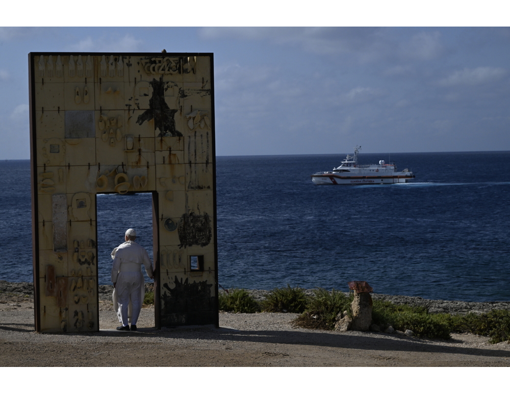 ++ Il Papa da Lampedusa, l’Europa chiamata a responsabilità epocale ++