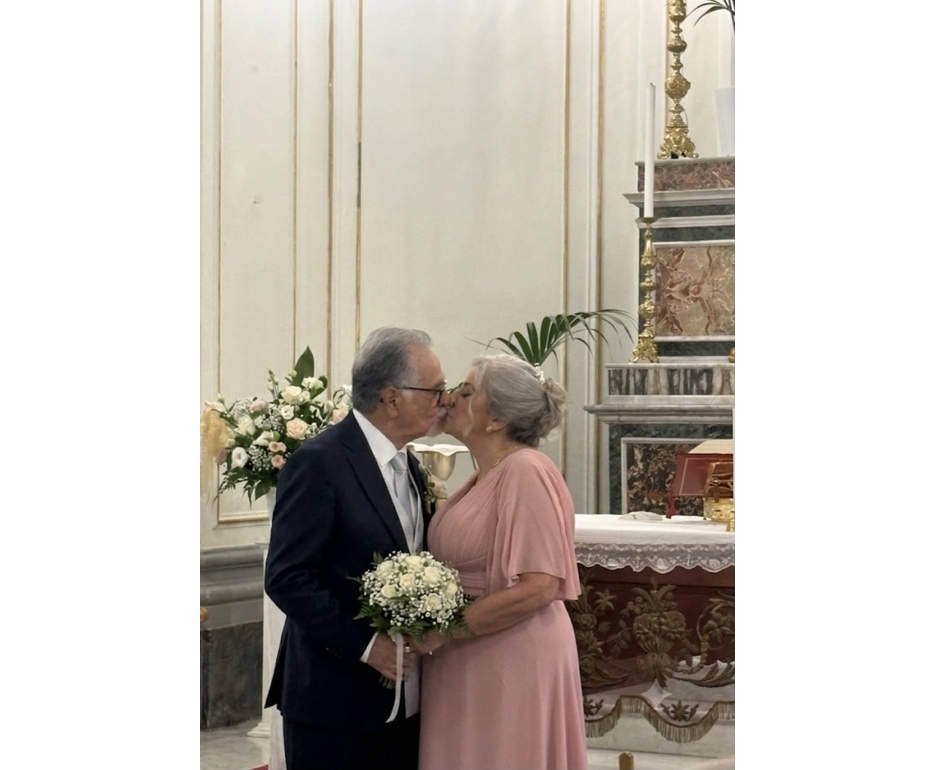 >ANSA-LA-STORIA/Dopo 14 anni torna a respirare senza ossigeno e festeggia nozze oro