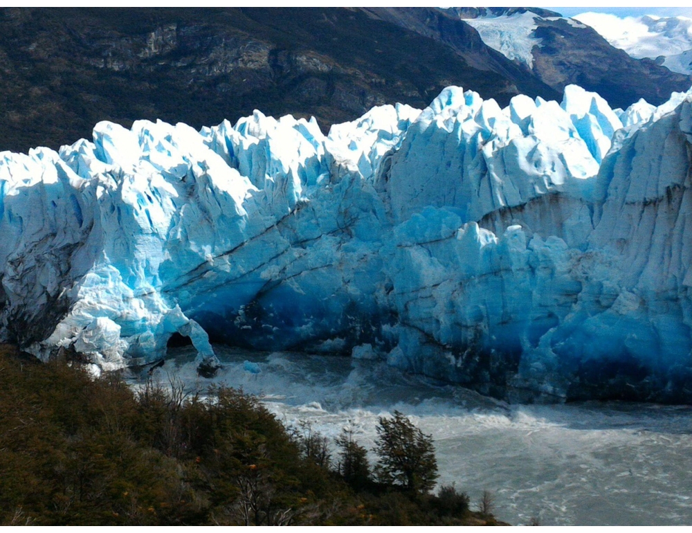 Argentina, il ghiacciaio Perito Moreno arretra e il cambiamento si vede dallo spazio