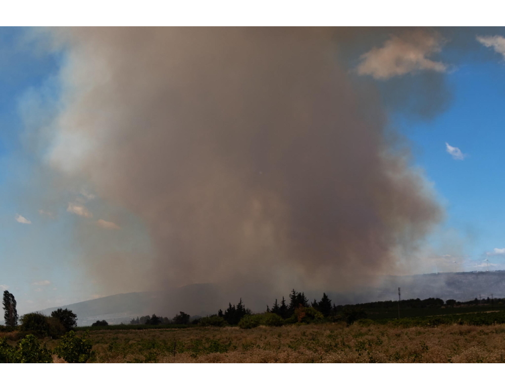 Avanzano gli incendi nel sud della Francia, evacuate 1.500 persone