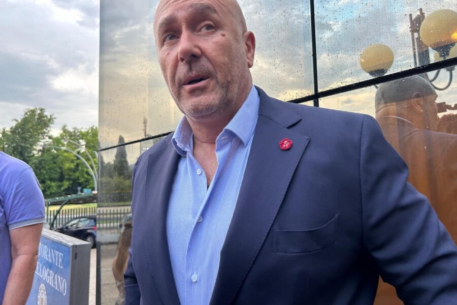 Il sindaco annuncia 'bonifica per verificare i luoghi infestati'