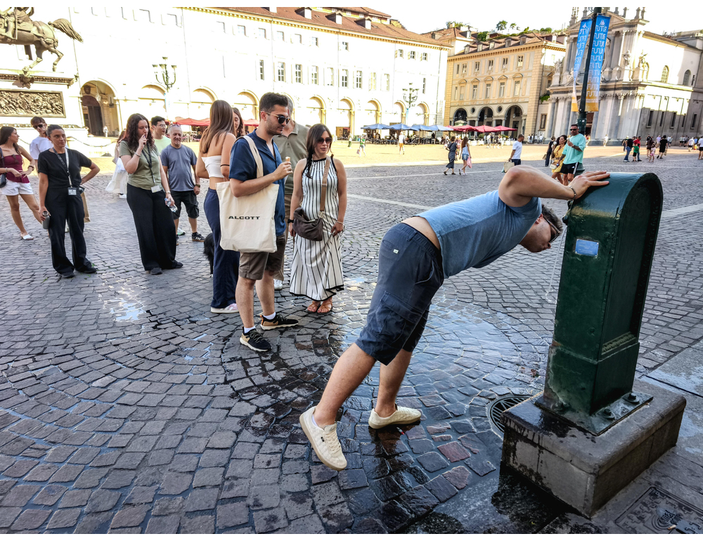 Caldo aumenta, domani 3 bollini rossi, venerdì massima allerta in 11 città