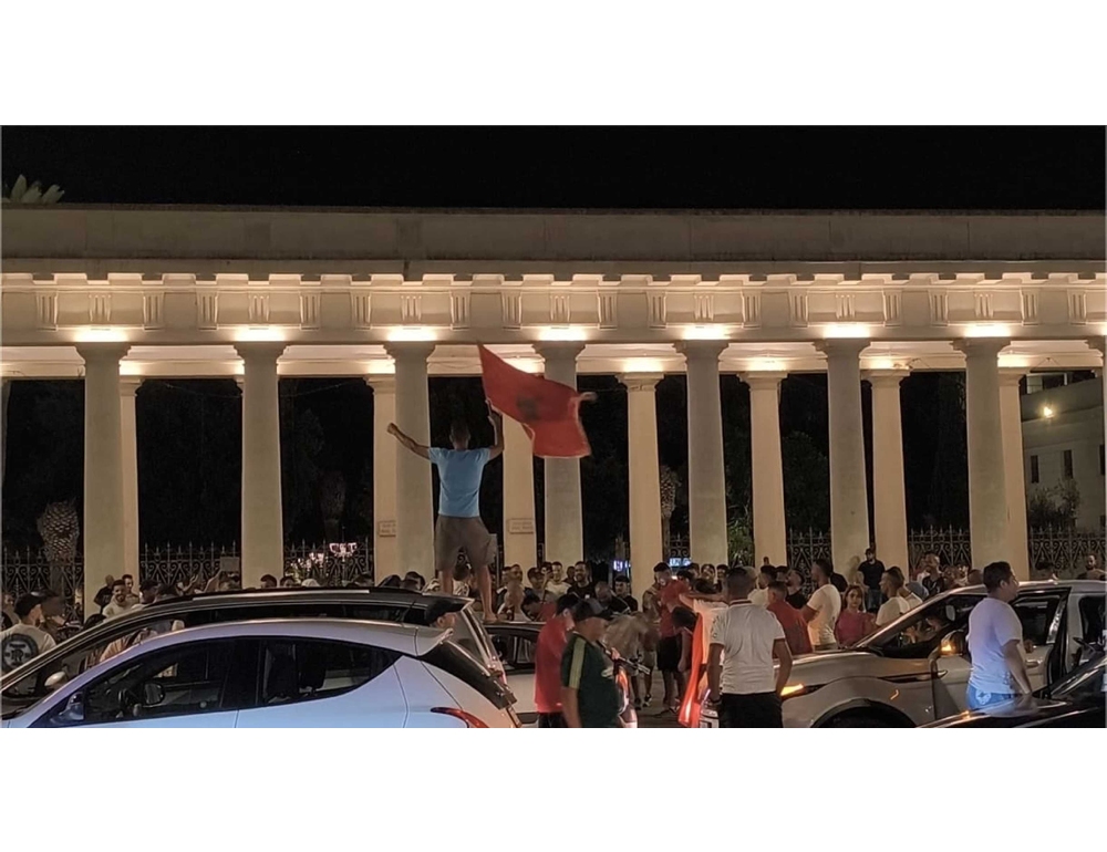 Caroselli e festa a Foggia per la qualificazione del Marocco ai quarti dei Mondiali