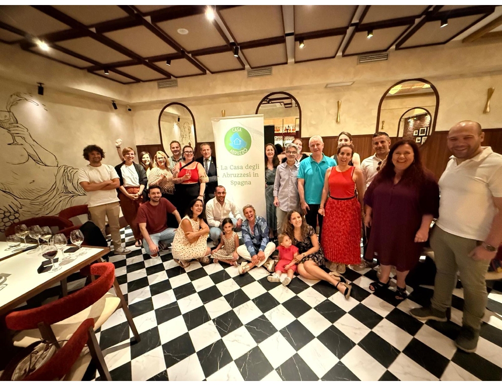 Casa Abruzzo traccia bilancio e rilancia il patto di comunità a Madrid