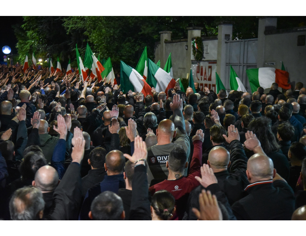 Confermate 23 assoluzioni per i saluti romani al corteo per Ramelli