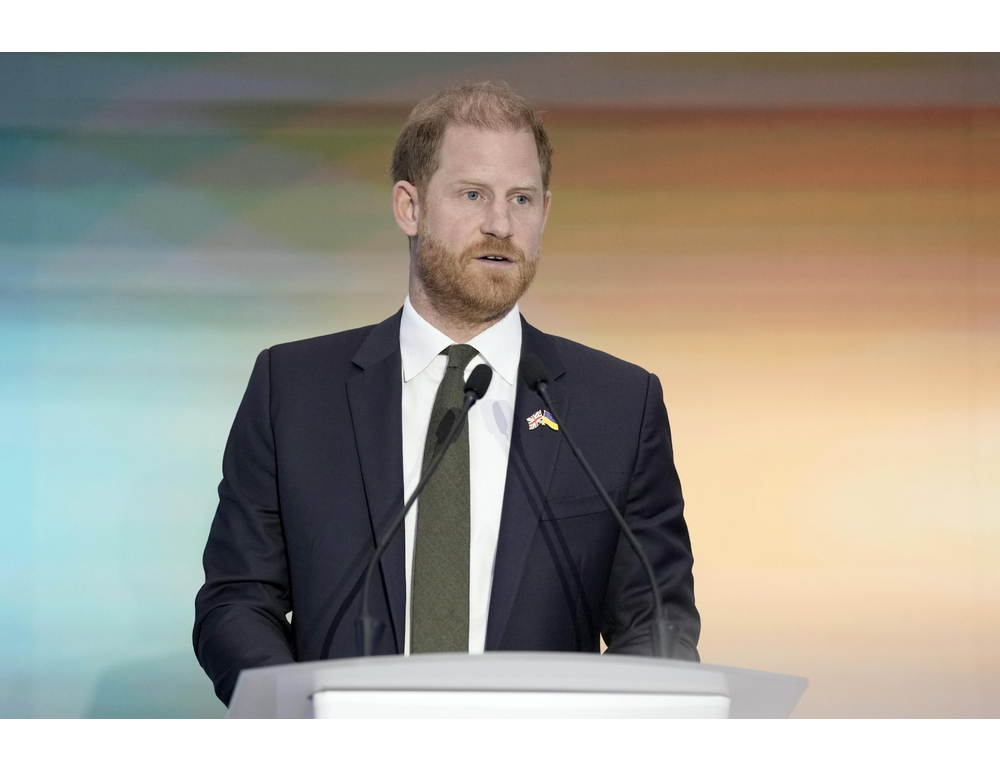 Disgelo tra Harry e Carlo, il principe sarà ospite del re a Buckingham Palace