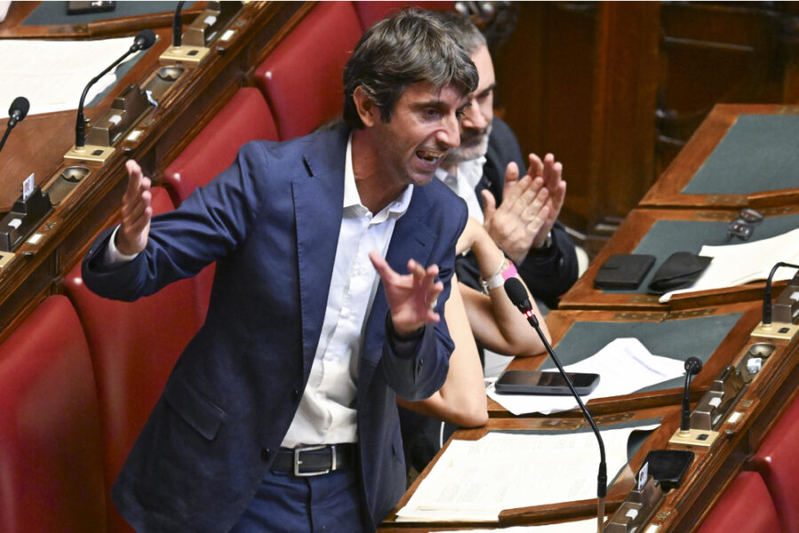 Avremmo votato anche un vostro emendamento in materia ma vigliaccamente non lo avete fatto