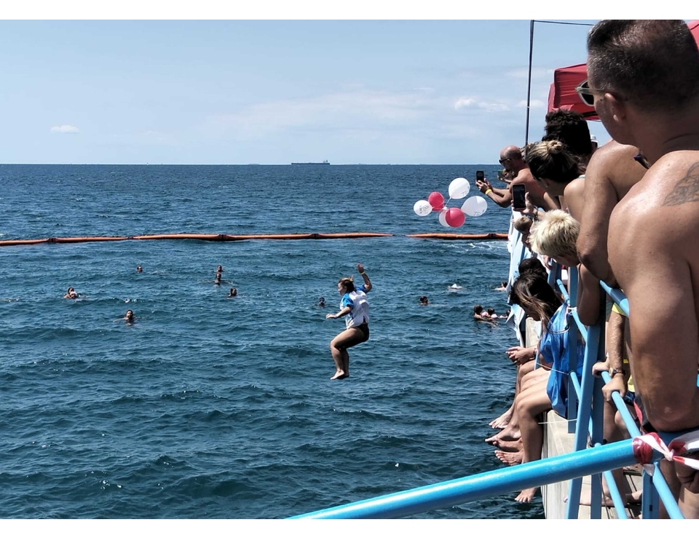 E’ l’Olimpiade delle Clanfe, i goliardici tuffi di Trieste