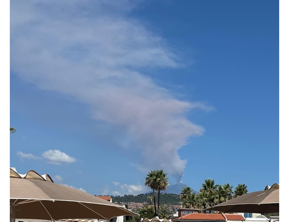 Etna: aeroporto di Catania, voli interrotti fino alle 12