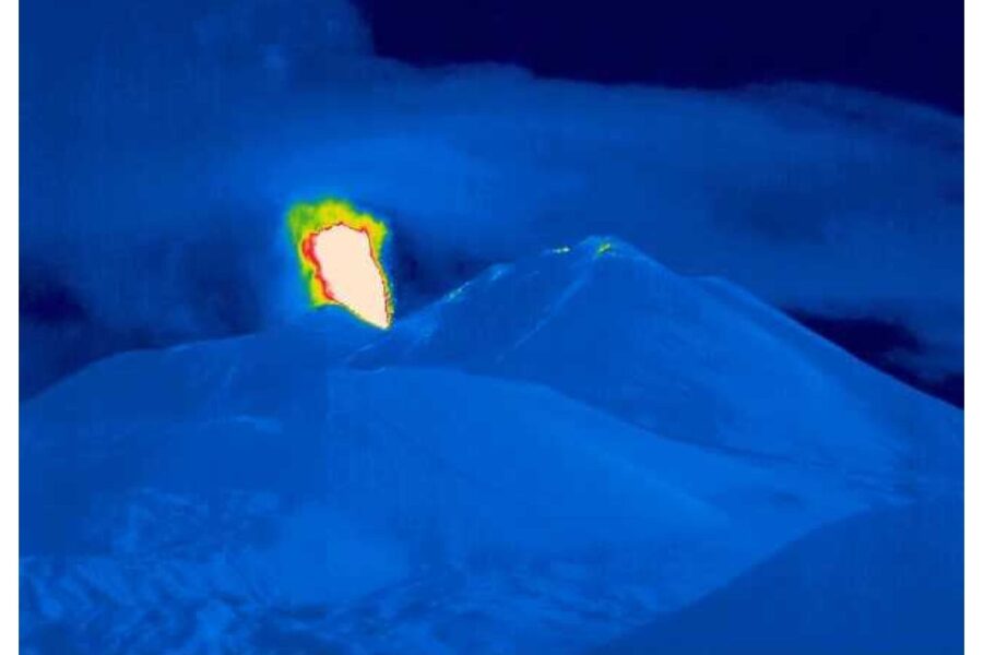 Tremore vulcanico su valori alti