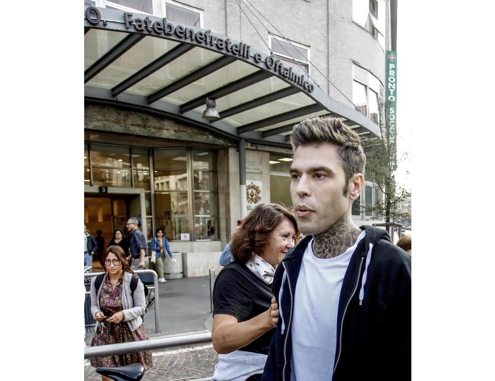 Fedez resta ricoverato, ora è all’Humanitas