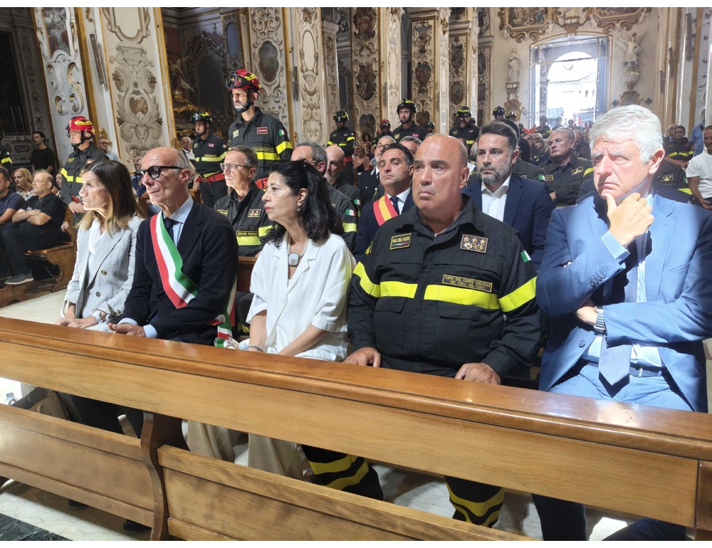 Funerale vigile del fuoco, Mannino ‘molti roghi sono dolosi’