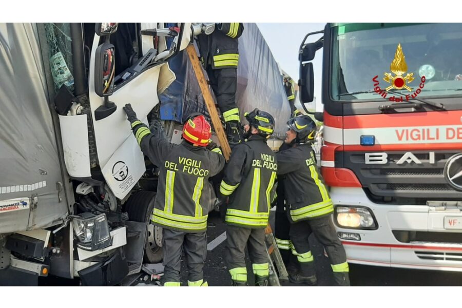 Al lavoro i vigili del fuoco di Portogruaro e Venezia