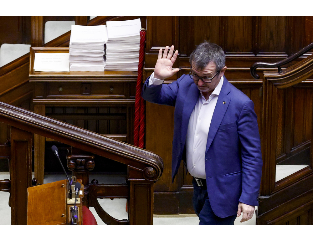 Il caso delle chat di Delmastro rinviato in giunta delle autorizzazioni della Camera
