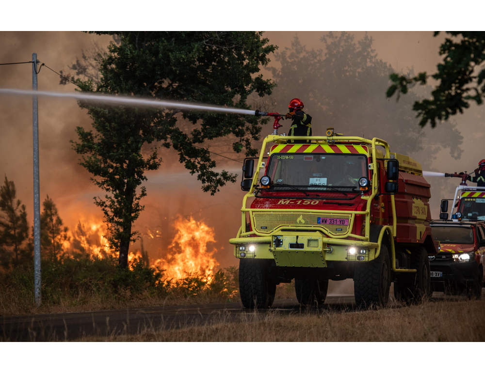 In Gironda l’incendio minaccia periferia di Bordeaux, 220mila evacuati