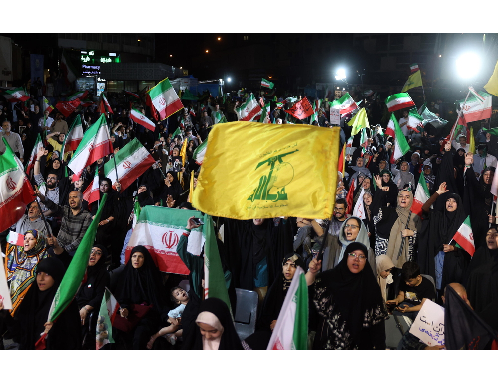 In corteo con bandiera di Hezbollah, indagata per istigazione al terrorismo