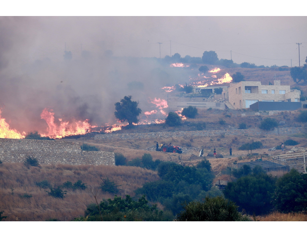 Incendi in Grecia, 8.000 persone evacuate a Creta