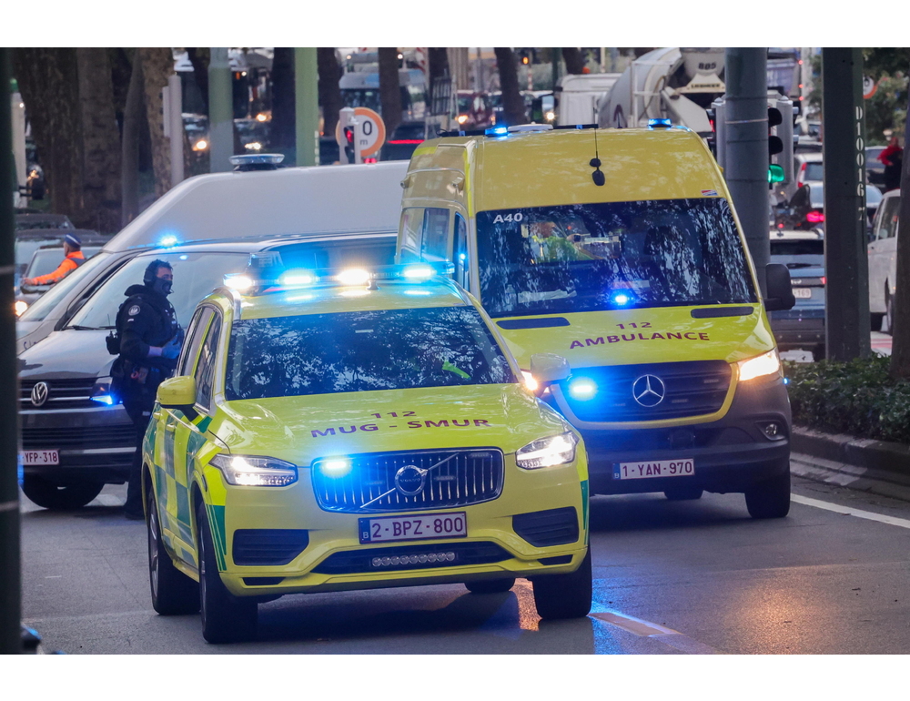 Incendio in un edificio al centro di Bruxelles, morti e dispersi