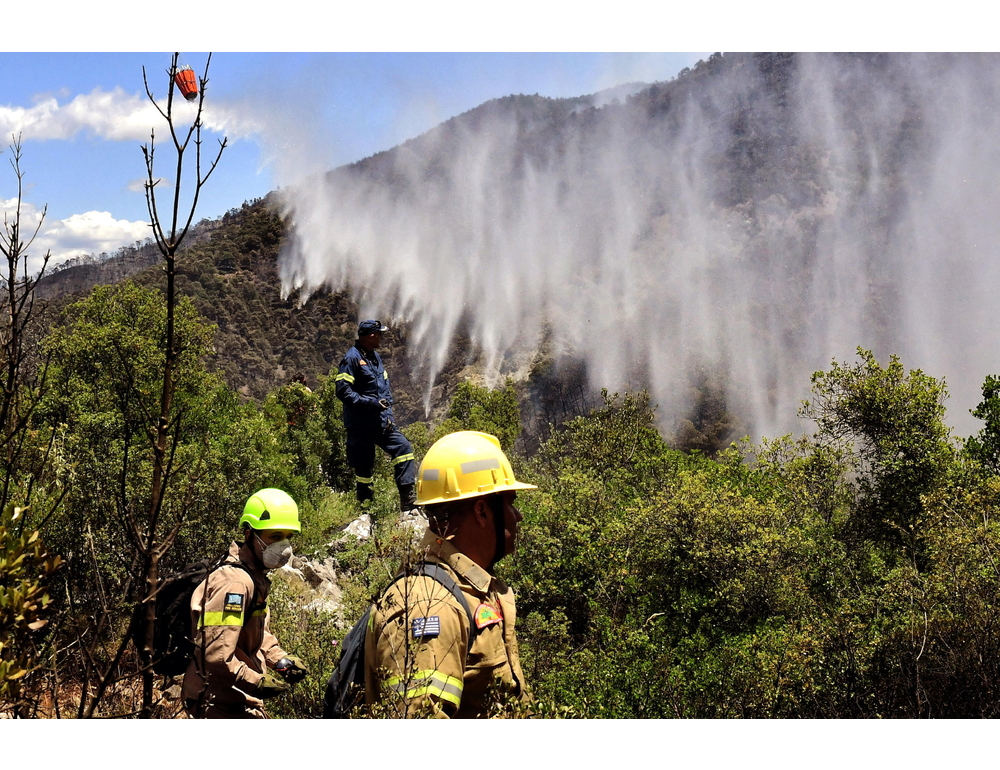 Incendio sull’isola greca di Paros, ‘la situazione migliora’