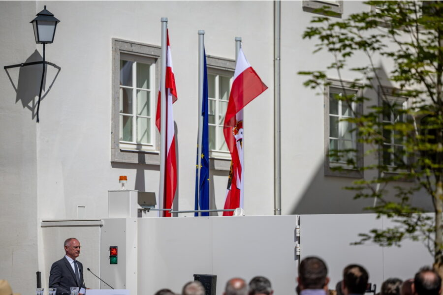 Per rendere l'edificio meno attrattivo come luogo di ritrovo per i neonazisti