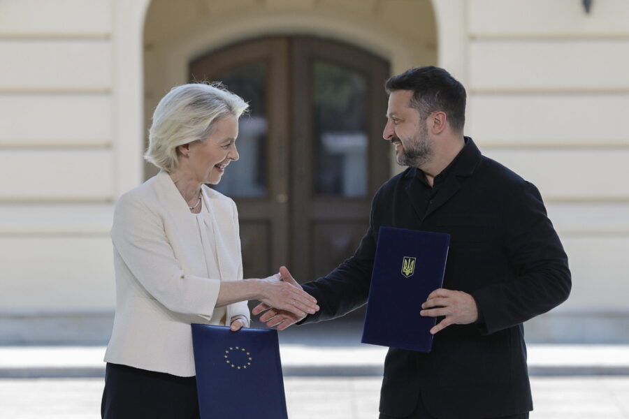 Nuova tranche del prestito europeo. Von der Leyen: 'proteggiamo i cieli ucraini'