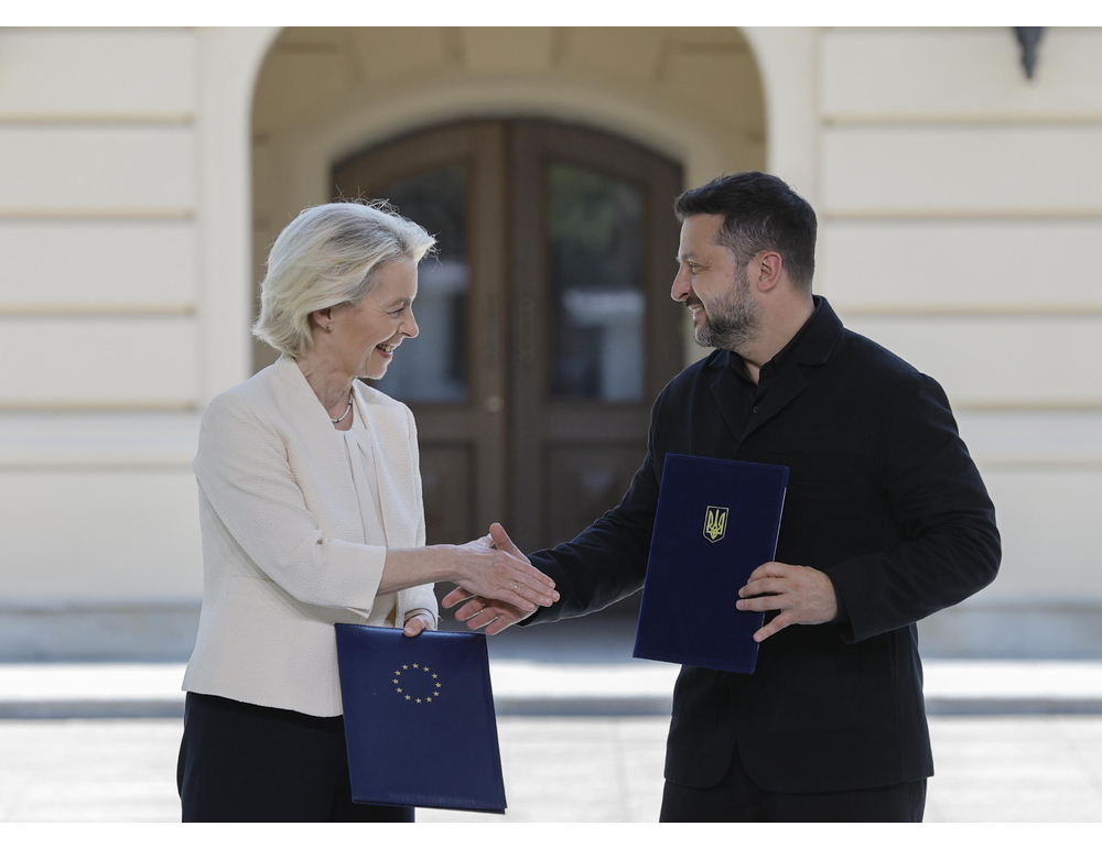 L’Ue versa altri 3,47 miliardi a Kiev per droni, missili e caccia