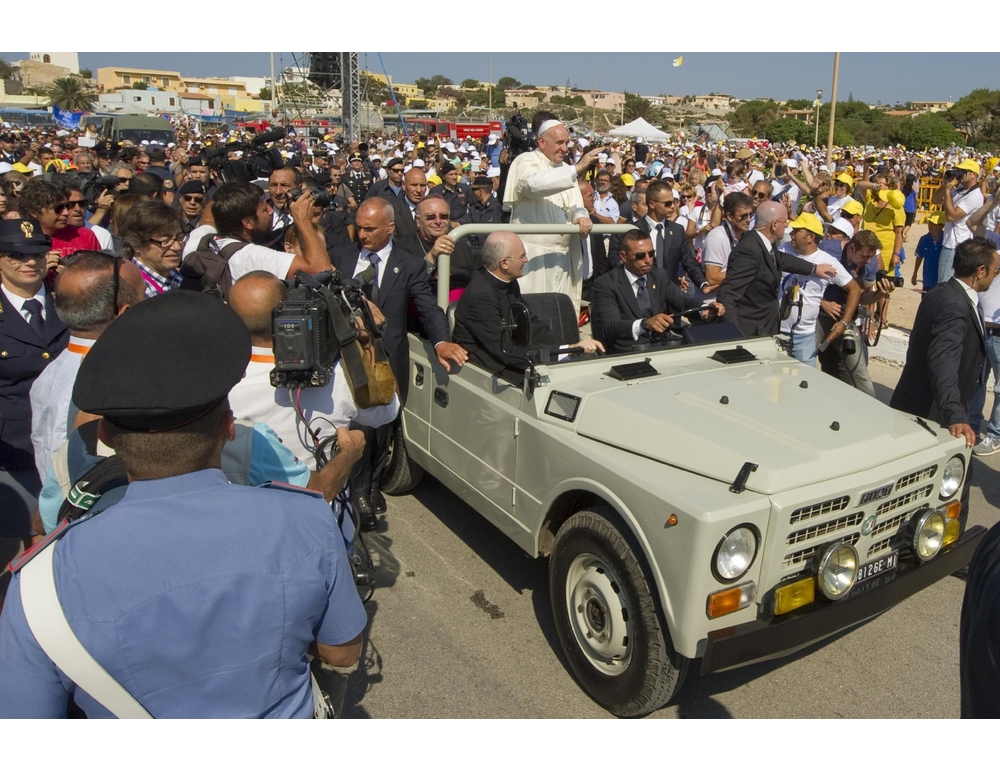 Lampedusa aspetta Papa Leone, verrà usata la stessa Campagnola di 13 anni fa