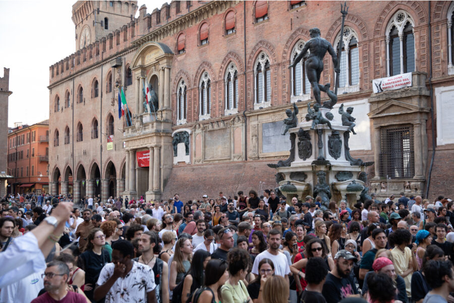 'Chi risponde alla violenza con la violenza è fuori dallo stato di diritto'