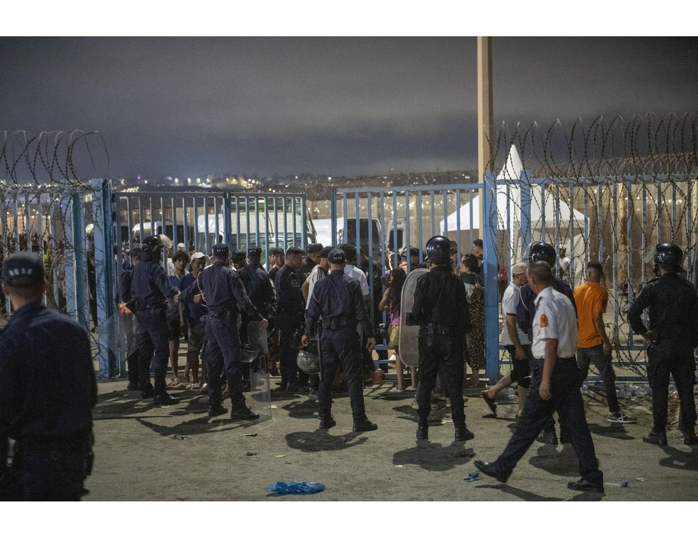 Madrid, ‘25.000 migranti già rientrati in Marocco da Ceuta, 150 al minuto’