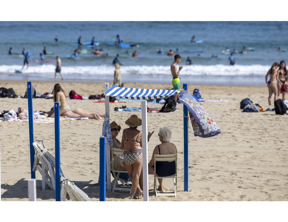 Malore in spiaggia sotto il solleone, muore una anziana ad Agropoli