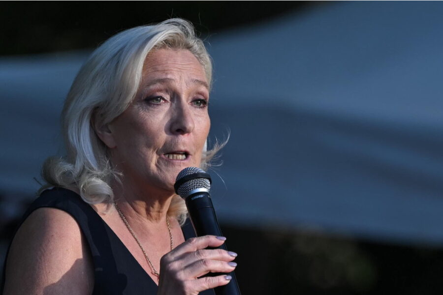 Martedì saprà se potrà candidarsi all'Eliseo: 'Un giorno ci crede ancora