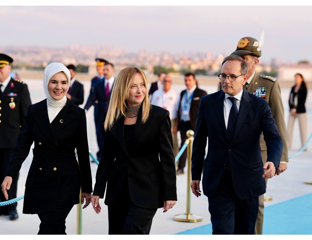 Meloni al tavolo con Trump ed Erdogan alla cena dei leader Nato