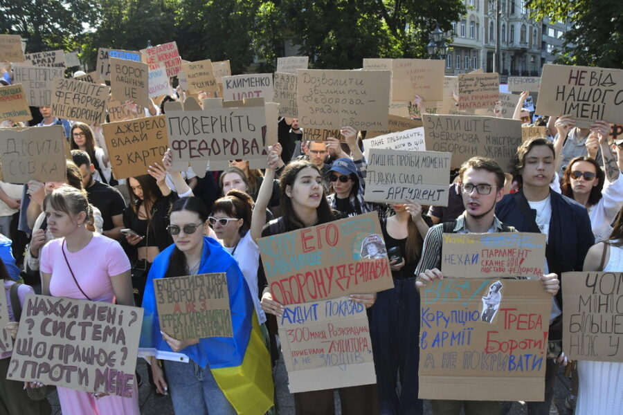 Le proteste sono proseguite questa sera nella capitale
