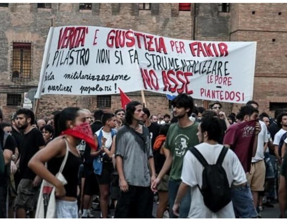 Minacce online a Lepore dopo gli scontri, il sindaco denuncia
