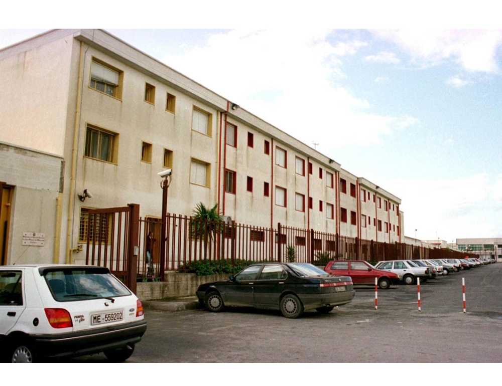 Mitra rubato in carcere a Catania, misure cautelari per 4, c’è agente penitenziaria