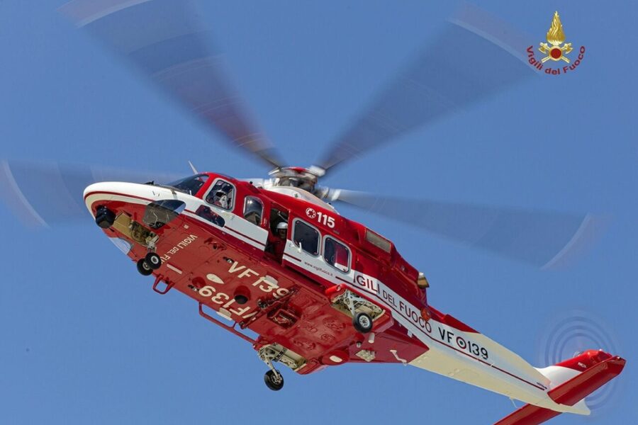 La vittima è un 32enne recuperato dai vigili del fuoco