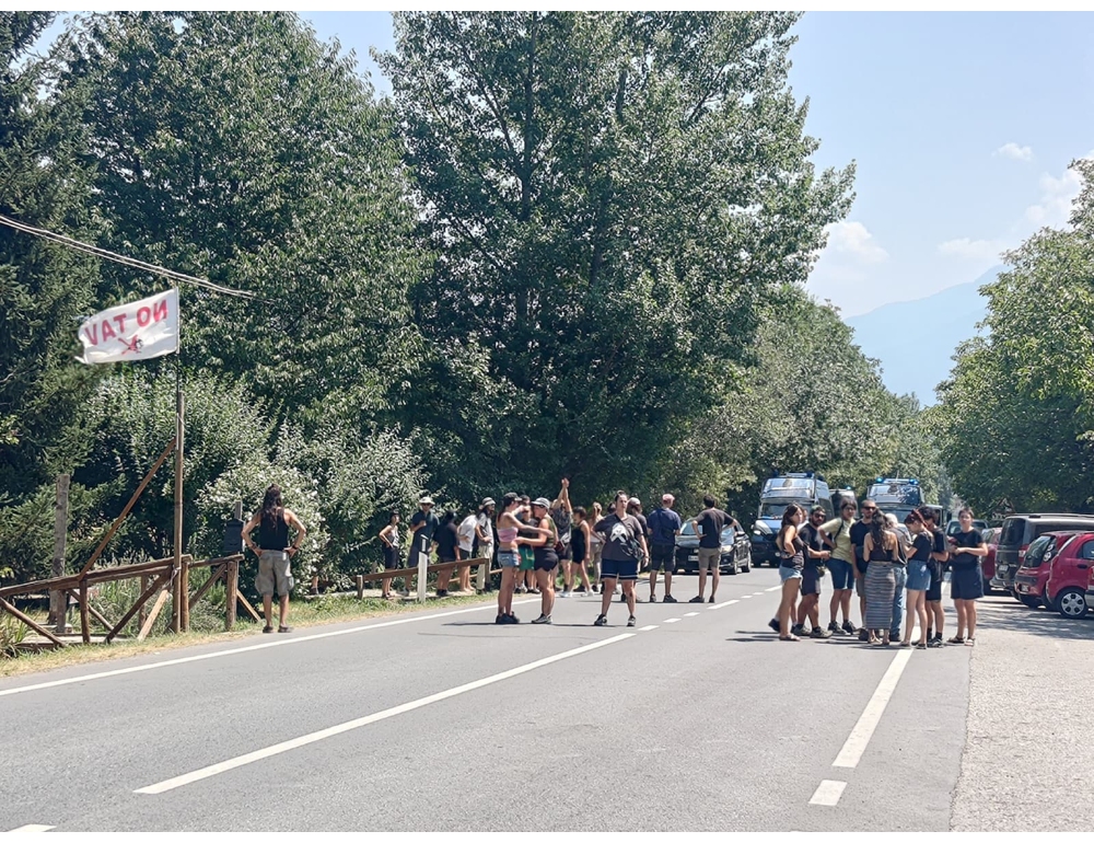No Tav, ‘presidio non vietato da ordinanza, restiamo qui’