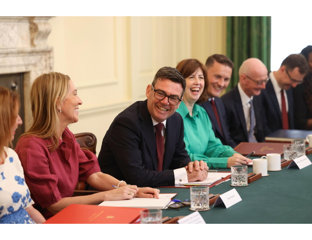 Nuovo governo Gb, per la prima volta ci sono più donne che uomini