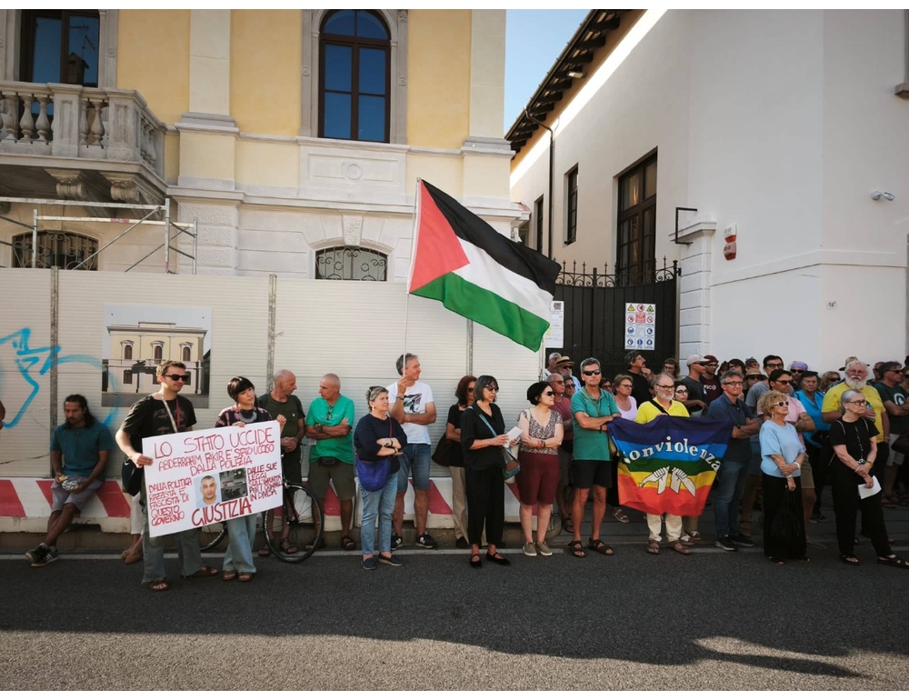 Oltre 200 manifestanti a Udine contro indifferenza per morte Fakir