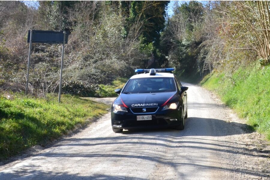 Ucciso a colpi d'arma da fuoco un 43enne e ferita granente 48enne