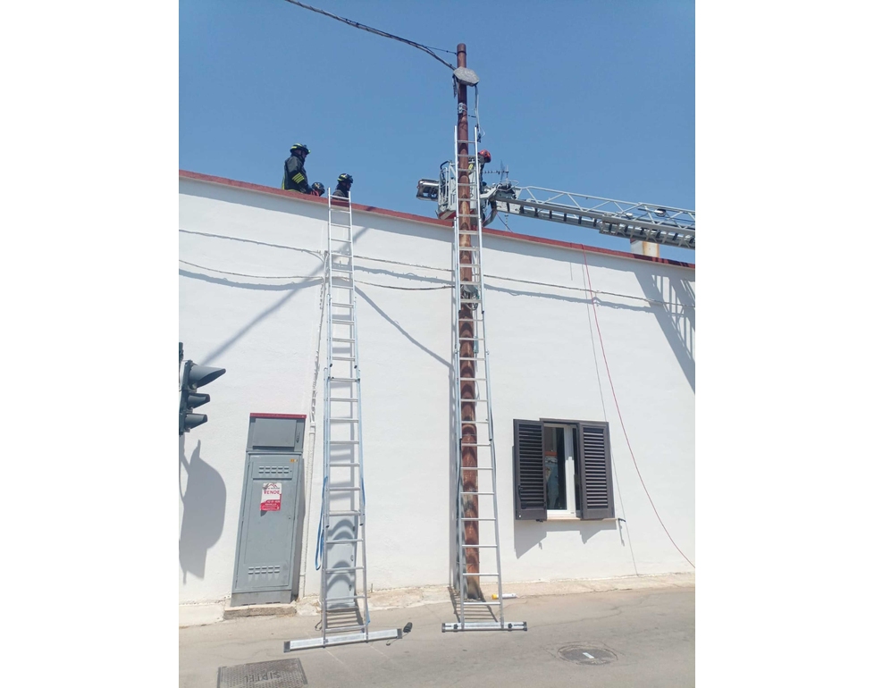 Operaio muore folgorato mentre lavora ad impianto per la fibra