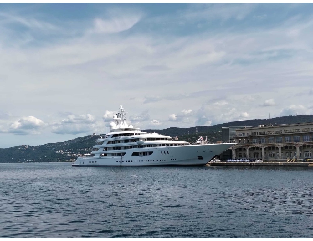 Ormeggiato a Trieste lo yacht Boardwalk dell’ambasciatore Usa Fertitta