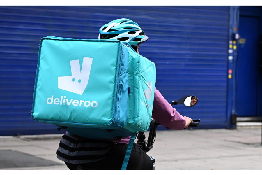 La protesta dei fattorini di Glovo e Deliveroo il 15 luglio