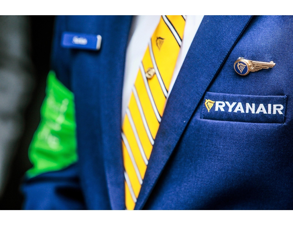 Paura su volo Ryanair in Grecia, passeggero rischia di essere risucchiato