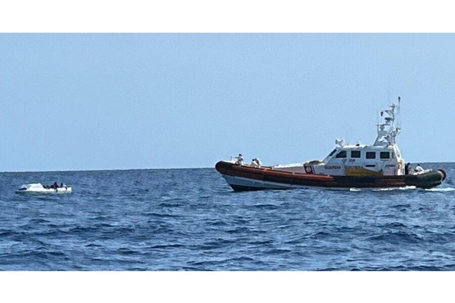 Erano su una piccola barca