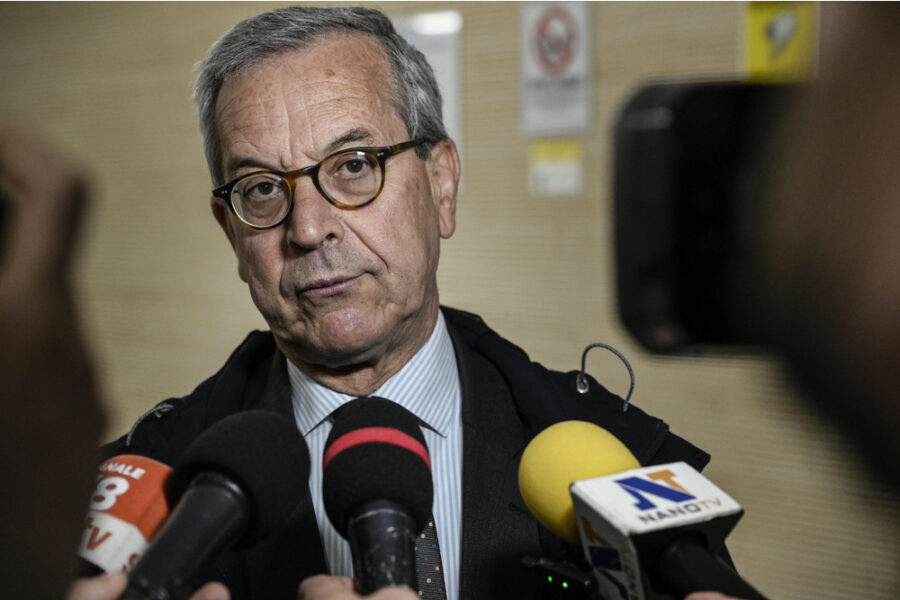 Policastro: "In una Repubblica democratica popolo sovrano solo se informato".