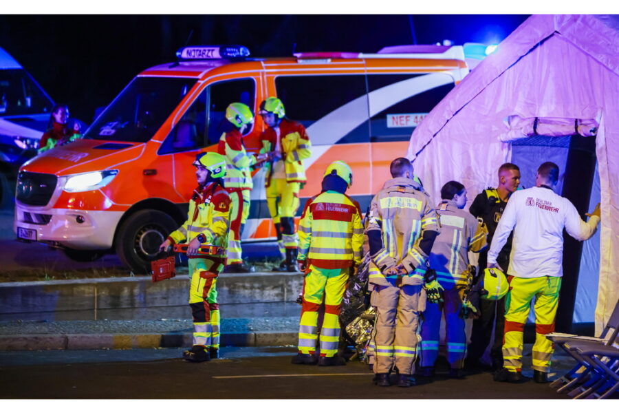 'Ma più persone potrebbero essere in fuga dal furgone usato per l'attacco'