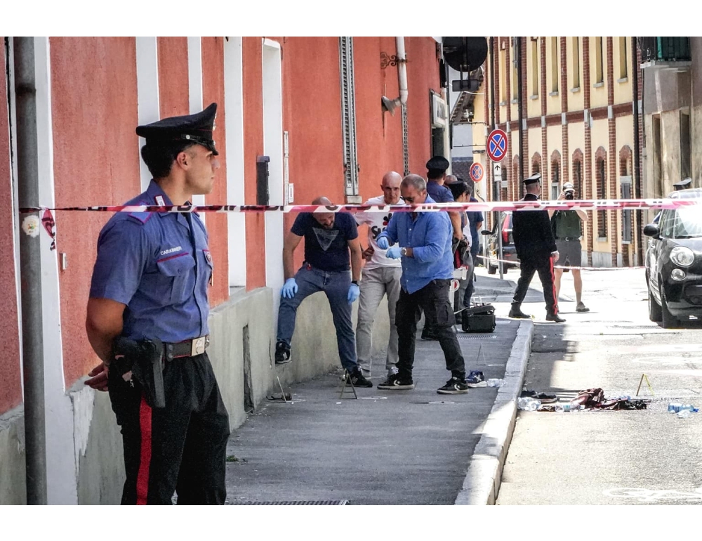 Presidio in corso a Chivasso dopo l’aggressione a due cronisti