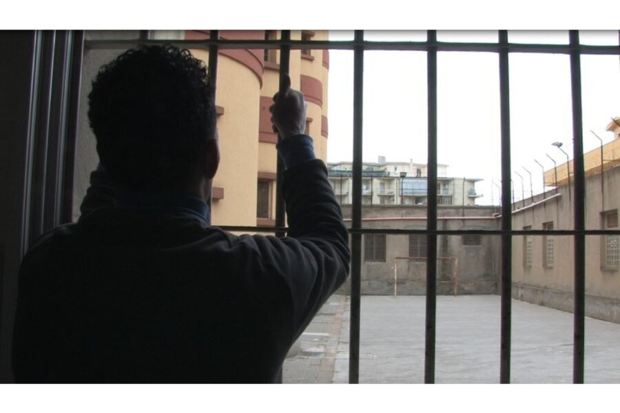 Un centinaio di detenuti s'impossessa delle sezioni del vecchio padiglione