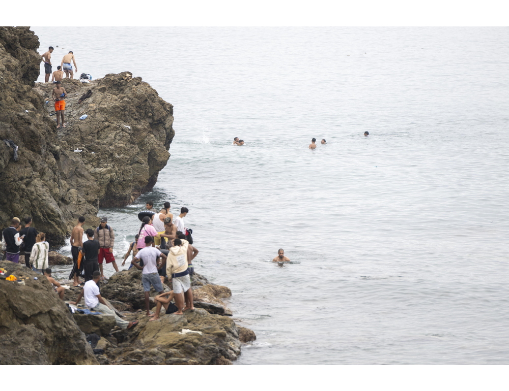 Salgono a 43 i cadaveri di migranti recuperati al largo di Ceuta